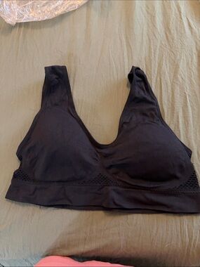 Seamless Wireless Everyday Sports Bra - Black